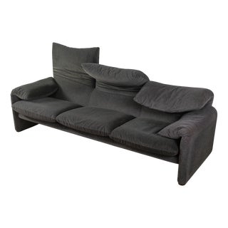 675 Maralunga Sofa by Vico Magistretti for Cassina, 1970s For Sale