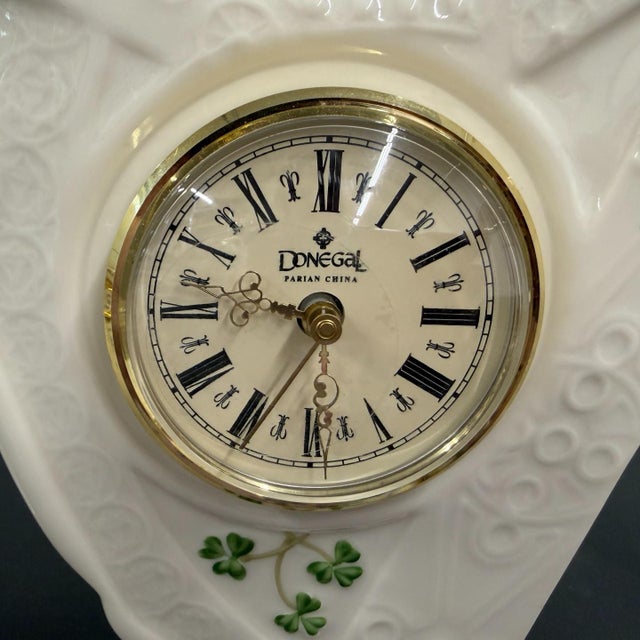 Vintage Irish Donegal Shamrock Parian China Mantel Clock Set - Harp & Grandfather - Pair For Sale - Image 4 of 6