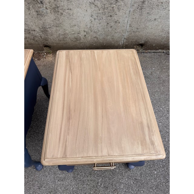 Modern 1970s Solid Wood Henkel Harris Tables – Hand-Refinished Modern Contrast For Sale - Image 3 of 12