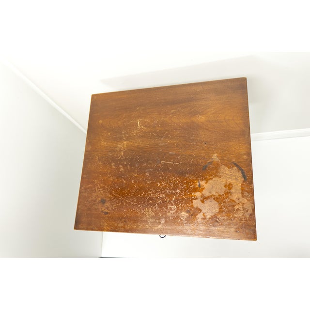 Early 19th Century Federal Hepplewhite Nightstand With Drawer For Sale In Louisville - Image 6 of 10