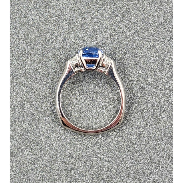 3.50 Ct Gia Certified Sapphire & Diamond Ring, Size 6.5 For Sale In Chicago - Image 6 of 11