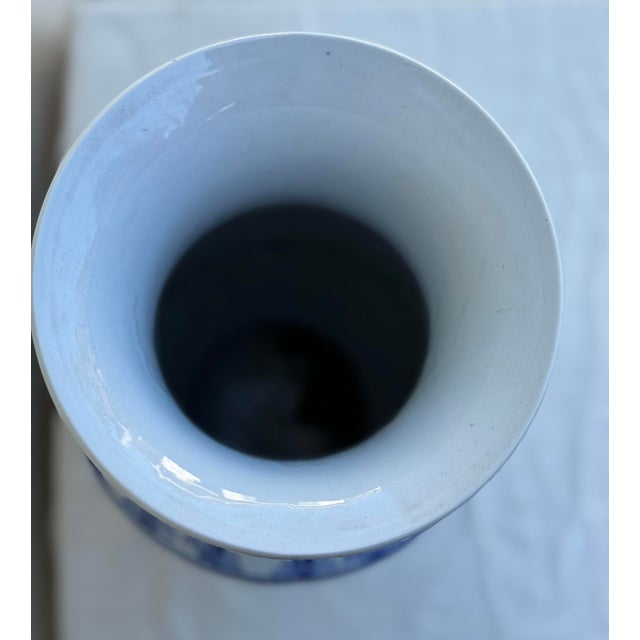 Ceramic Extra Large Chinese Asian Blue and White Ceramic Vase / Urn Excellent Condition For Sale - Image 7 of 9