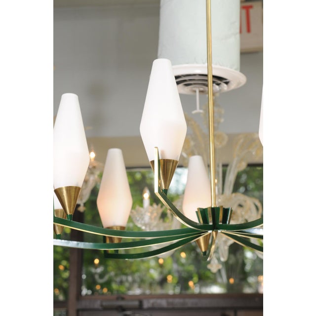Contemporary 1950s 10-Light Brass & Lacquer Green Chandelier in Manner of Stilnovo For Sale - Image 3 of 12