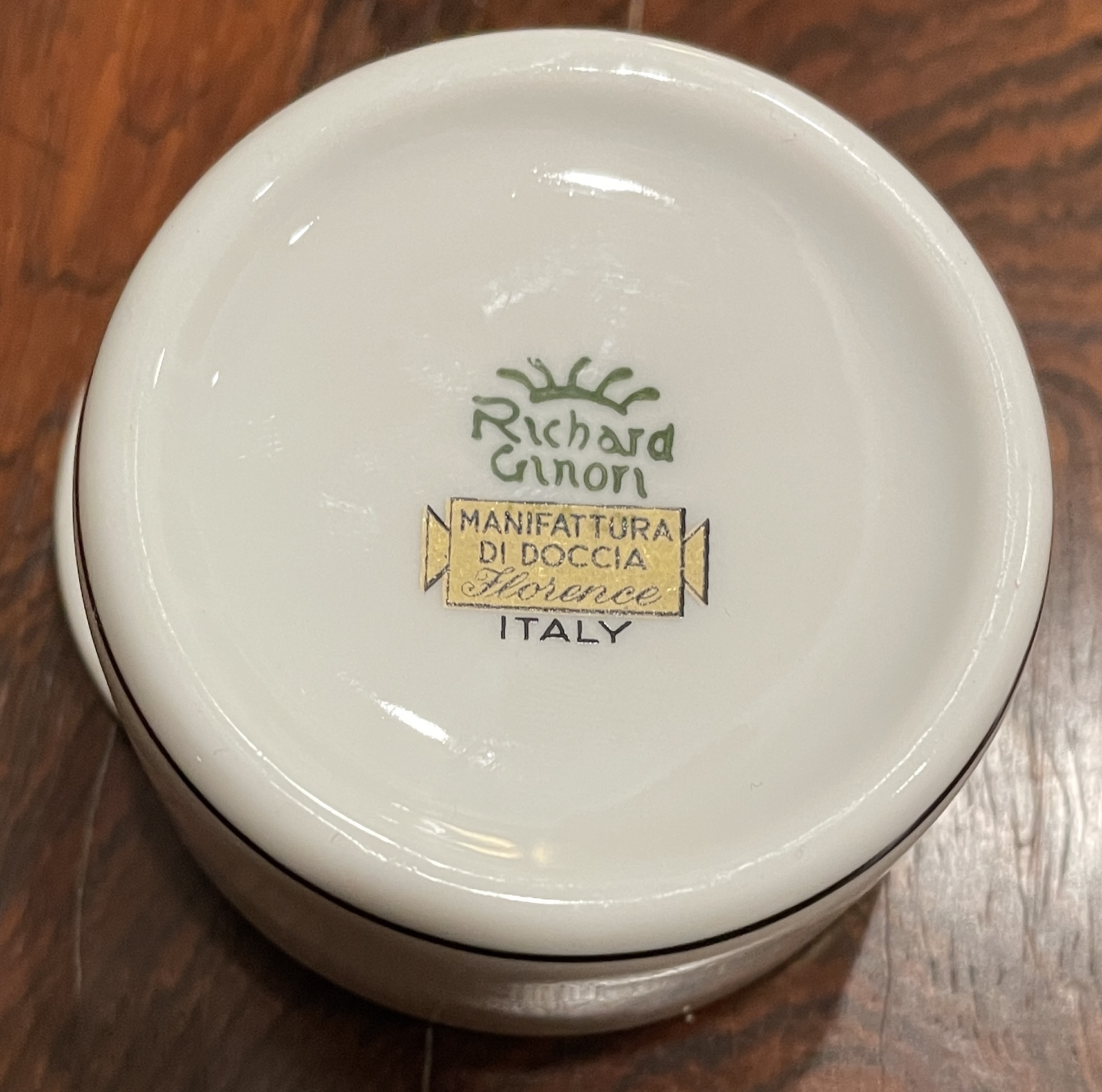 【レア】廃盤Richard Ginori バターケース Richard Ginori Impero Black Round Porcelain Box | Chairish