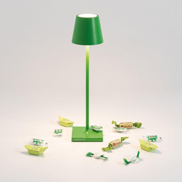 LED light with polycarbonate diffuser Offered in choice of 16 colors Full range touch dimming Color temperature selection...