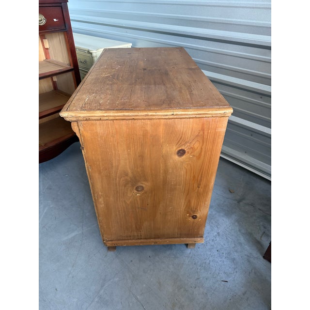 Antique Pine Three-Drawer Chest With Fluted Detailing For Sale In Philadelphia - Image 6 of 12