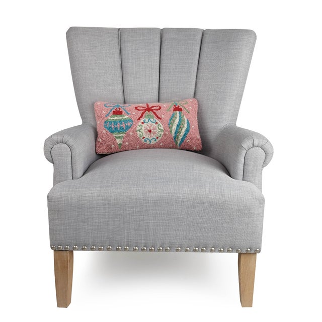 A festive way to spruce up your home for the holidays or would make a wonderful gift. 100% wool hooked throw pillow /...