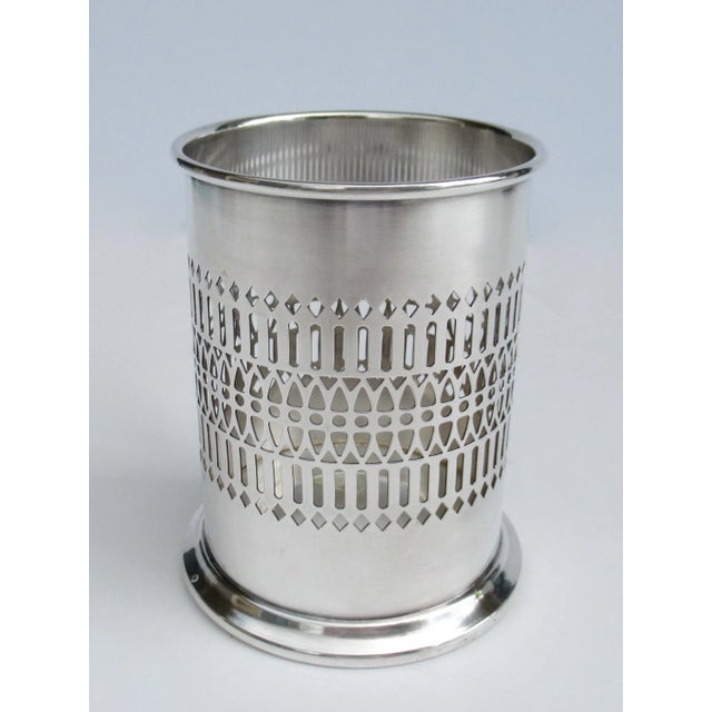 Sheffield Silver Co. Vintage English Sheffield Silversmith Co., Celtic-Fretted Silver Plate Wine Bottle Holder, Syphon Stand For Sale - Image 4 of 13