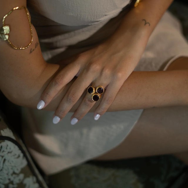 Triple Garnet Glow Gold Adjustable Ring, Size 8 For Sale In Miami - Image 6 of 9