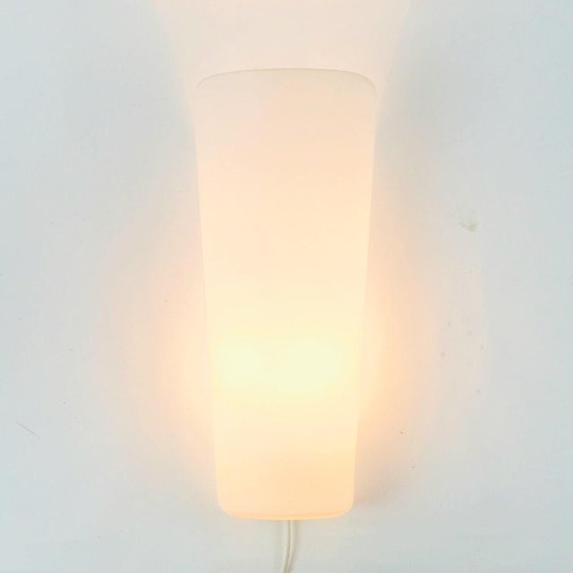 1950s Large Mid-Century Modern Opaline Glass Wall Lamp by Wilhelm Wagenfeld for Peill & Putzler, Germany, 1950s For Sale - Image 5 of 11
