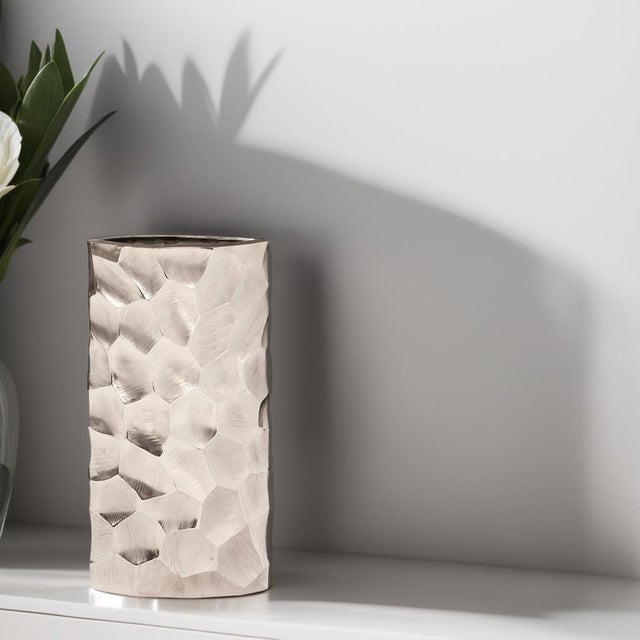 Kenneth Ludwig Chicago Hammered Aluminum Oval Vase Bright Silver- Large For Sale - Image 4 of 5