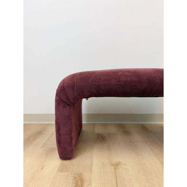 Mid 20th Century Postmodern Burgundy/Mauve Upholstered Curved Bench Vintage Sculptural Seating For Sale In Tampa - Image 6 of 9