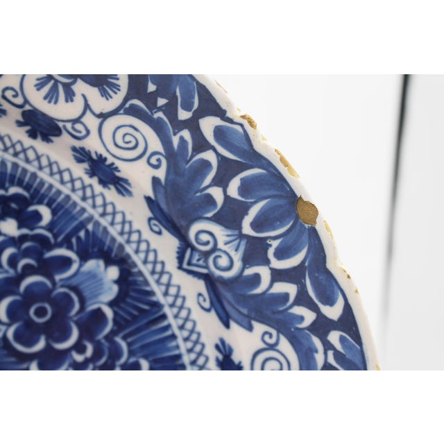 Chippendale Mid-18th Century Dutch Delft Shaped Large "Orange Tree" Pattern Charger For Sale - Image 3 of 7