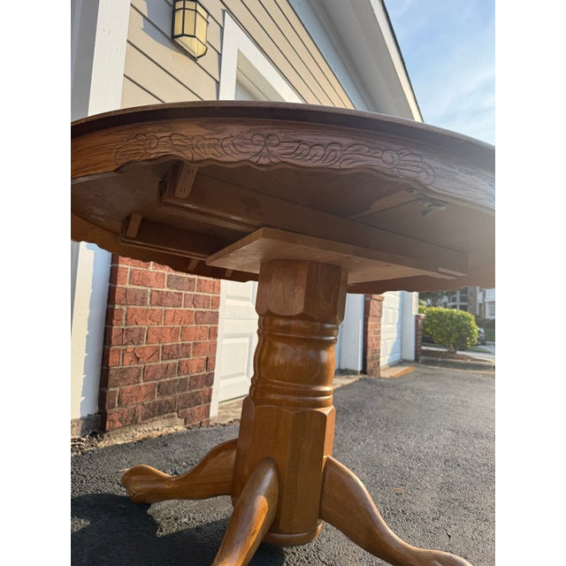Mid-Century Modern 1980s Claw Foot Round Oak Dining Table For Sale - Image 3 of 3
