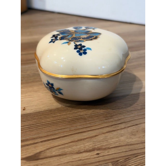 Mid-Century Modern Lenox Pagoda 5-Sided Porcelain Trinket or Powder Box For Sale - Image 3 of 13