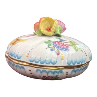 1980s Jewelry Box Queen Victoria Pattern For Sale