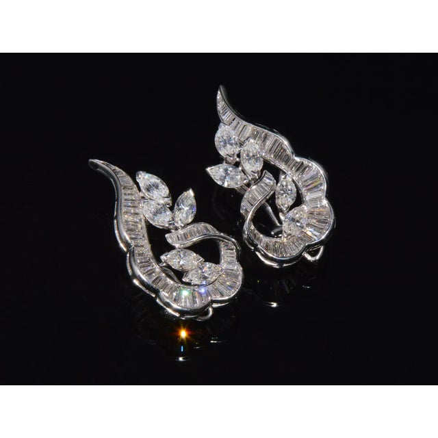 GIA Natural 23.23CTS VS F Diamond Colombian Emerald 18K Gold 900 Platinum 2-IN-1 Cluster Dangle Earrings, A Pair For Sale In Dallas - Image 6 of 10