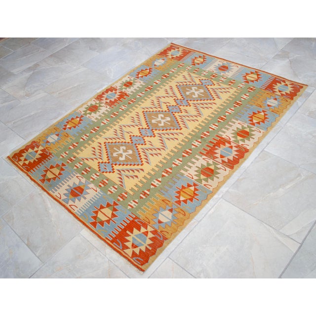 1970s Hand Woven Super Fine Turkish Oushak Kilim Ultra Quality Flat Weave Wool Rug - 3′9″ × 5′4″ For Sale - Image 5 of 16