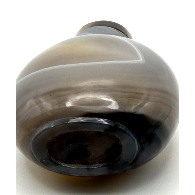 Gray Vintage Well Hollowed Banded Agate Snuff Bottle For Sale - Image 8 of 14