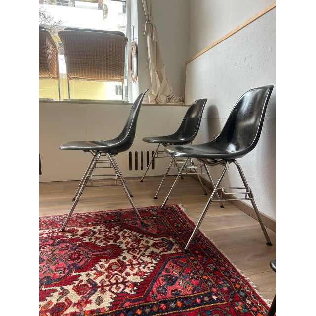 Vitra Side Chair by Charles & Ray Eames for Herman Miller For Sale - Image 4 of 9