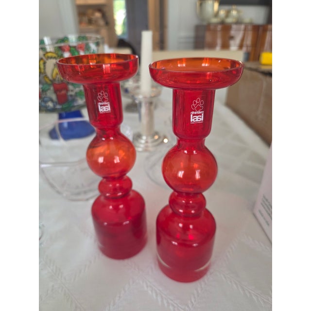 Mid-Century Modern Mid 20th Century Pair of Red Glass Vases Titled 'Pompadour' by Nanny Still for Riihimäen Lasi Oy, Finland For Sale - Image 3 of 4