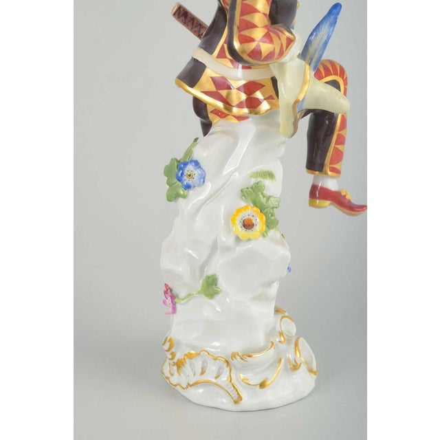 Ceramic Meissen. Porcelain Figure of a Harlequin in a Classic Commedia Dellarte Costume. For Sale - Image 7 of 10