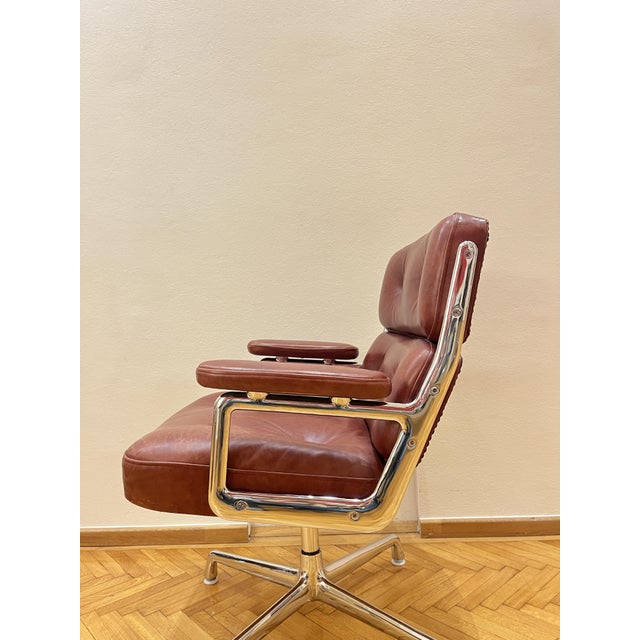 Brown ES 108 Lobby Chair in Brown Leather by Charles and Ray Eames for Vitra, 1960s For Sale - Image 8 of 12