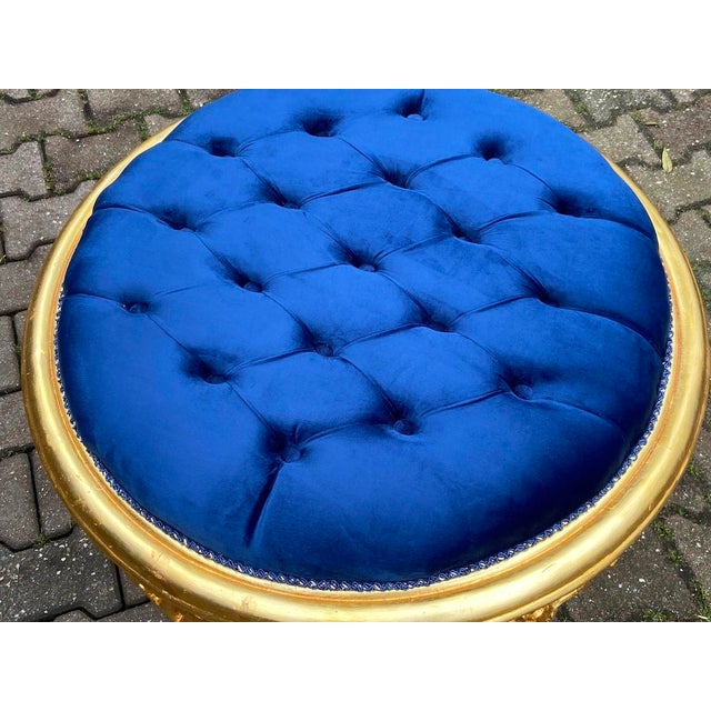 Rococo 1980s Italian Rococo Gilt Blue Velvet Beech Bench For Sale - Image 3 of 12