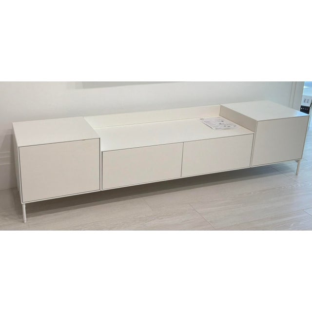 Minimalism Treku “Sen” Media Unit Designer Ibon Arrizabalaga For Sale - Image 3 of 5