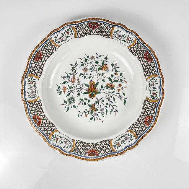 Green Semi-Hollow Round Dish with Rouen Sainfoin Pattern from Gien, 1990 For Sale - Image 8 of 8