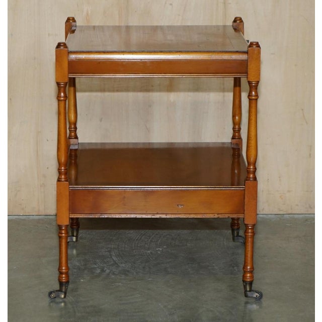 Flamed Mahogany Side Table with Butlers Serving Tray from Bradley Furniture, 1980s For Sale - Image 14 of 18