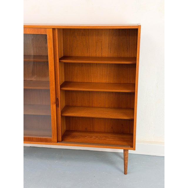 Purple Danish Teak Cabinet with Glass Doors by Carlo Jensen for Hundevad & Co, 1960s For Sale - Image 8 of 18