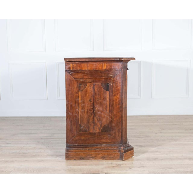 17th-Century Tuscan Walnut Chest of Drawers with Maple Inlay For Sale In Atlanta - Image 6 of 8