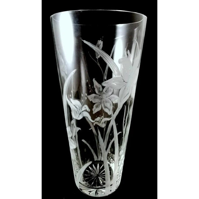 1980s Italian Cut and Ground Crystal Vase With Flower Decoration For Sale - Image 6 of 12