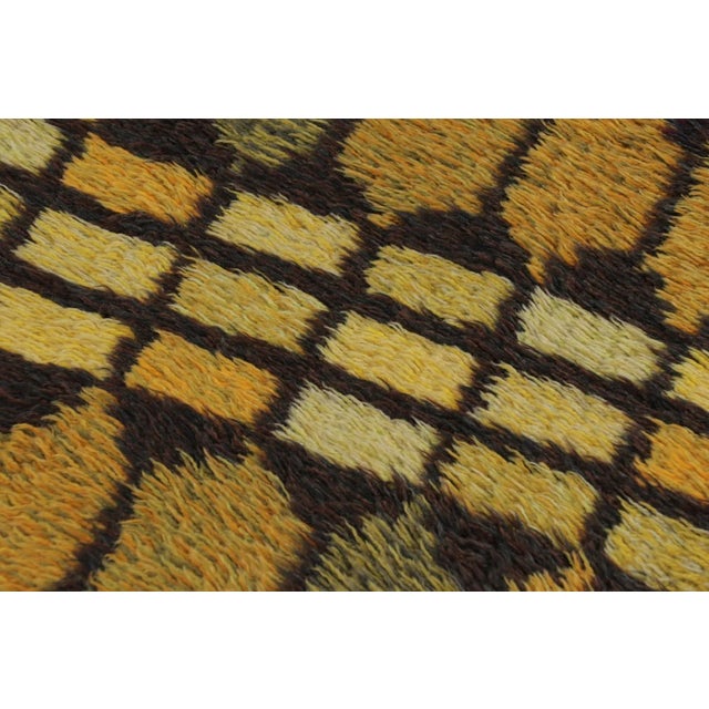 1960s Vintage Swedish Rya Rug, Bold Green & Gold Scandinavian Medallion - Rug & Kilim For Sale - Image 5 of 7