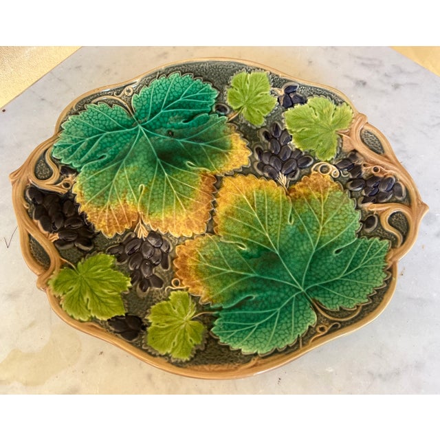 Green English Majolica Bread Plate by Wedgwood, C. 19th Century For Sale - Image 8 of 10
