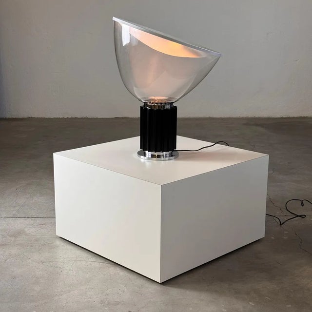 Taccia Table Lamp attributed to Achille & Pier Giacomo Castiglioni for Flos, 1960s For Sale - Image 9 of 12