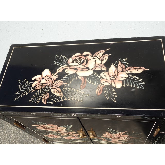Vintage Chinese Asian Black Lacquer Chinoiserie Cabinet Side Table For Sale - Image 13 of 18