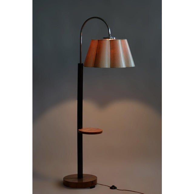 Beige Art Deco Floor Lamp in Walnut and Oak attributed to Jindřich Halabala for Up Závody, Former Czechoslovakia, 1930s For Sale - Image 8 of 10