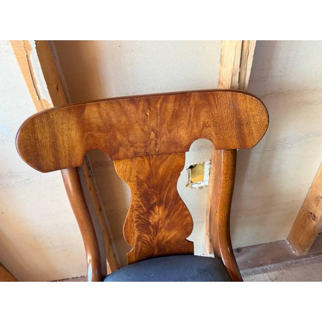 American Early 20th Century Set of 6 Crotch Flame Mahogany Empire Style Saber Leg Dining Chairs For Sale - Image 3 of 18