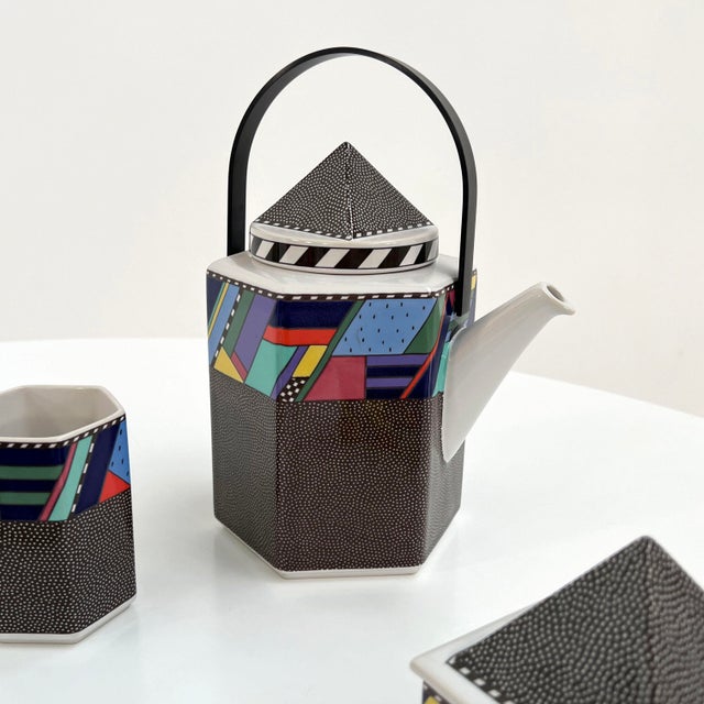 Teapot = Width 11 cm x Depth 17 cm x Height 24 cm. Cup = Width 5 cm x Depth 8 cm x Height 6 cm / Saucer Width 11,5 cm x...
