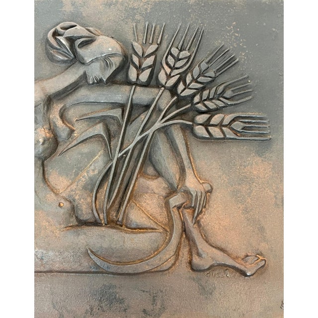 Metal Modernist fireback depicting a woman with a belly and wheat teeth For Sale - Image 7 of 12