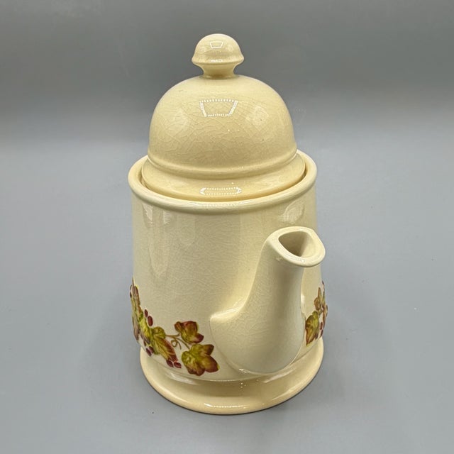 1930s Art Deco Grapevine Breakfast & Serving Service from Carlton Ware, England, 1930s, Set of 17 For Sale - Image 5 of 18