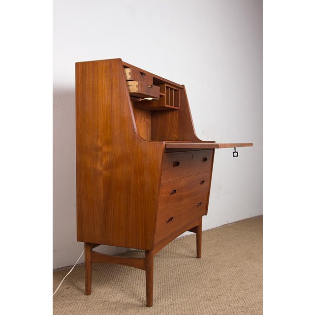 Danish Teak Desk Model 37 by Arne Wahl Iversen for Vinde Mobelfabrik, 1960s For Sale - Image 12 of 18