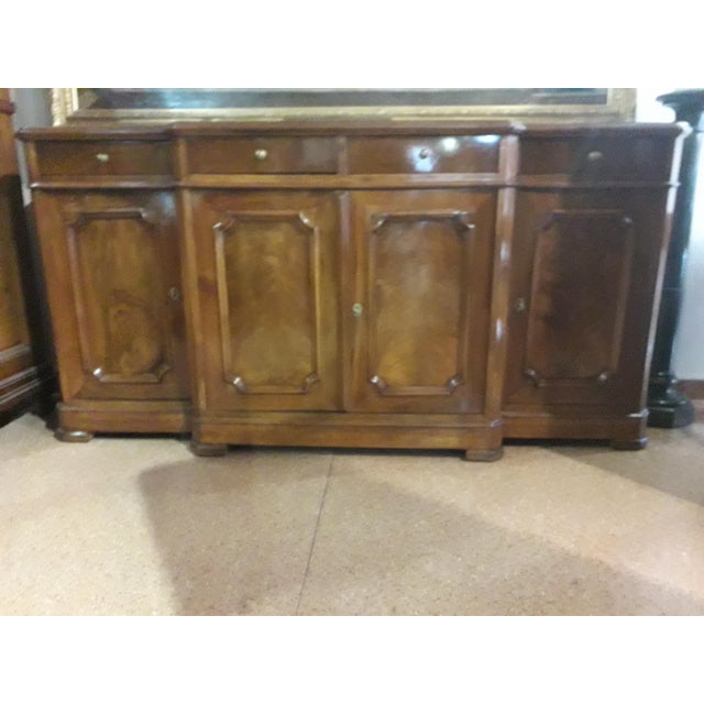 Noce wood sideboard 4 doors era 1860 luigi filippo French manufacture Note the shaped processing in the corners of the...