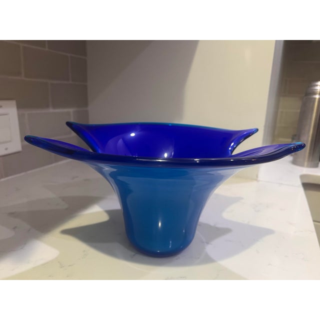 Contemporary Signed Marcello Furlan Murano Glass Sculptural Centerpiece Bowl, Cobalt Blue, 1995 For Sale - Image 3 of 8