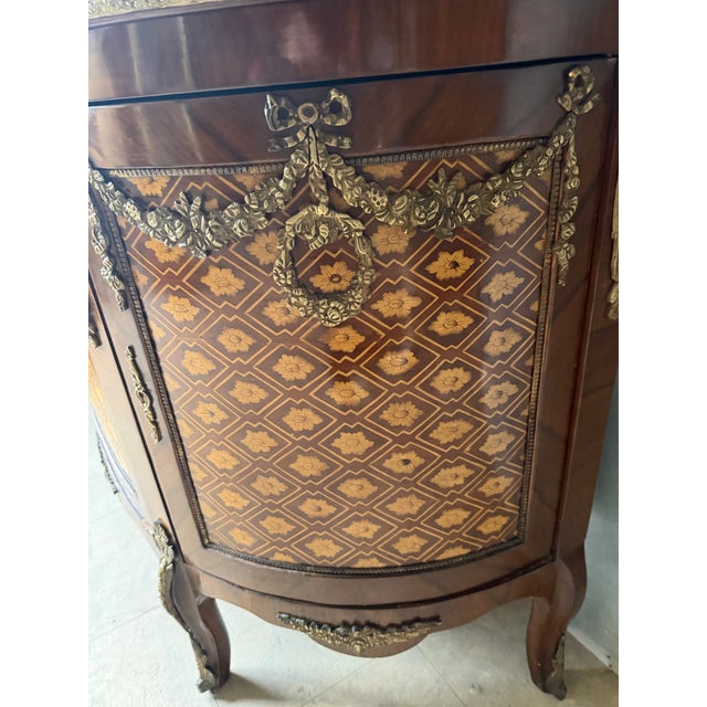 1950s Neoclassical Transitional Marquetry Commode For Sale - Image 10 of 11