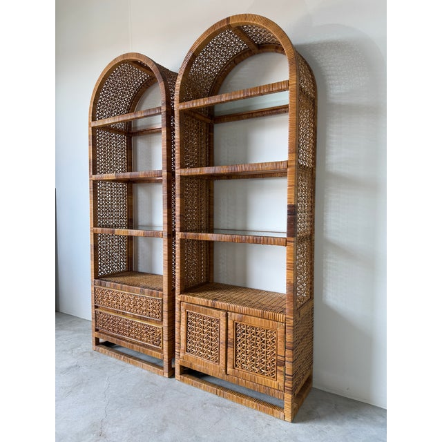 1970's Vintage Palm Beach Regency Style Arched Rattan & Glass Étagères – A Pair For Sale - Image 4 of 18