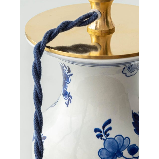 Vintage Royal Delft Blue Ceramic Table Lamps with New Green Silk Lampshades, Set of 2 For Sale - Image 4 of 12