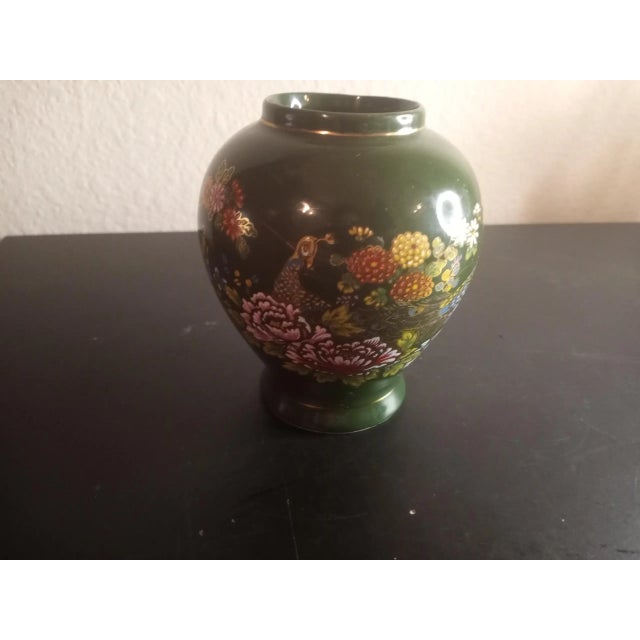 Japanese Emerald Green Moriage Round Bud Vase For Sale In Dallas - Image 6 of 6